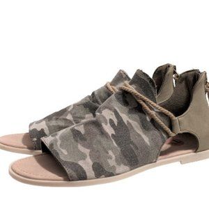 Sugar Timanie Camo Back Zip Sandal 6 & 7.5 NWT